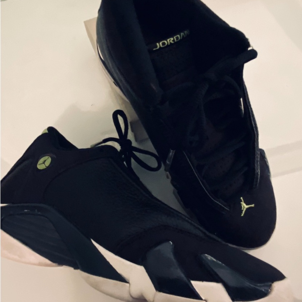 Air Jordan retro 14, black, white and green, size5.5Y